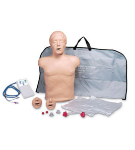 CPR Torzo Brad s elektronickým vyhodnocováním, nácvik dýchání z úst do úst a masáže srdce