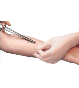 Model cvičné ruky pro nácvik šití